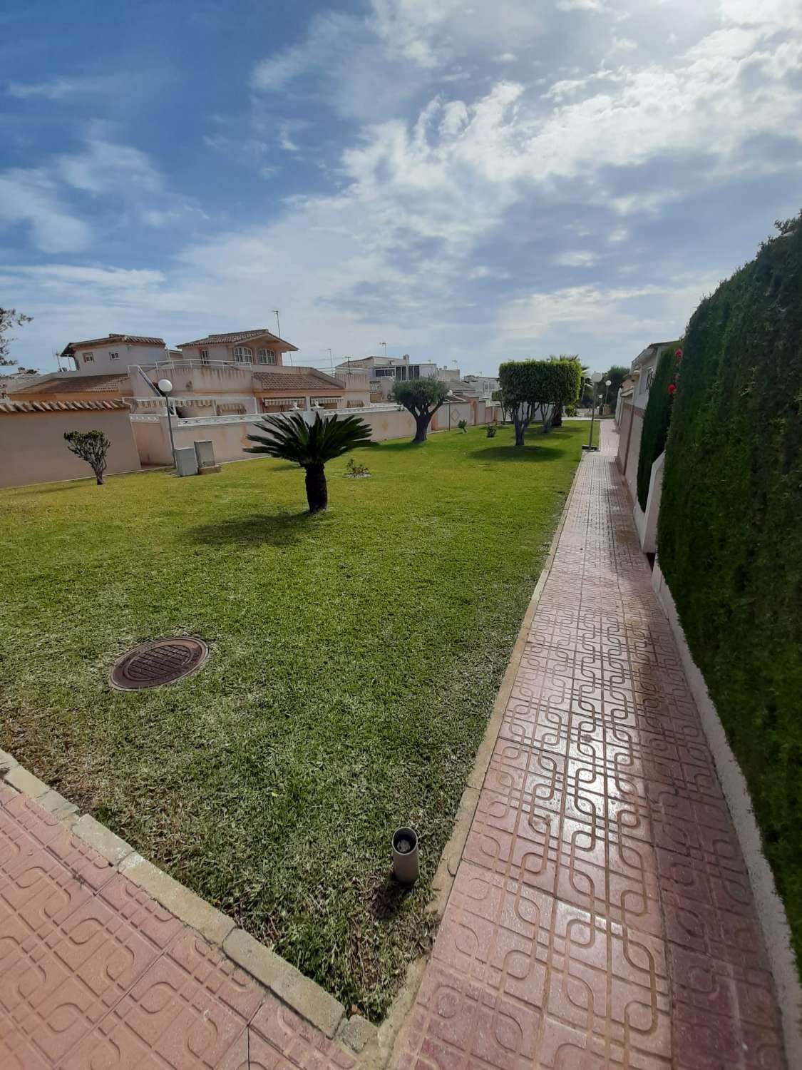 Bungalow duplex mitoyen 3 chambres, piscine à Torrevieja (Costa Blanca Sud)