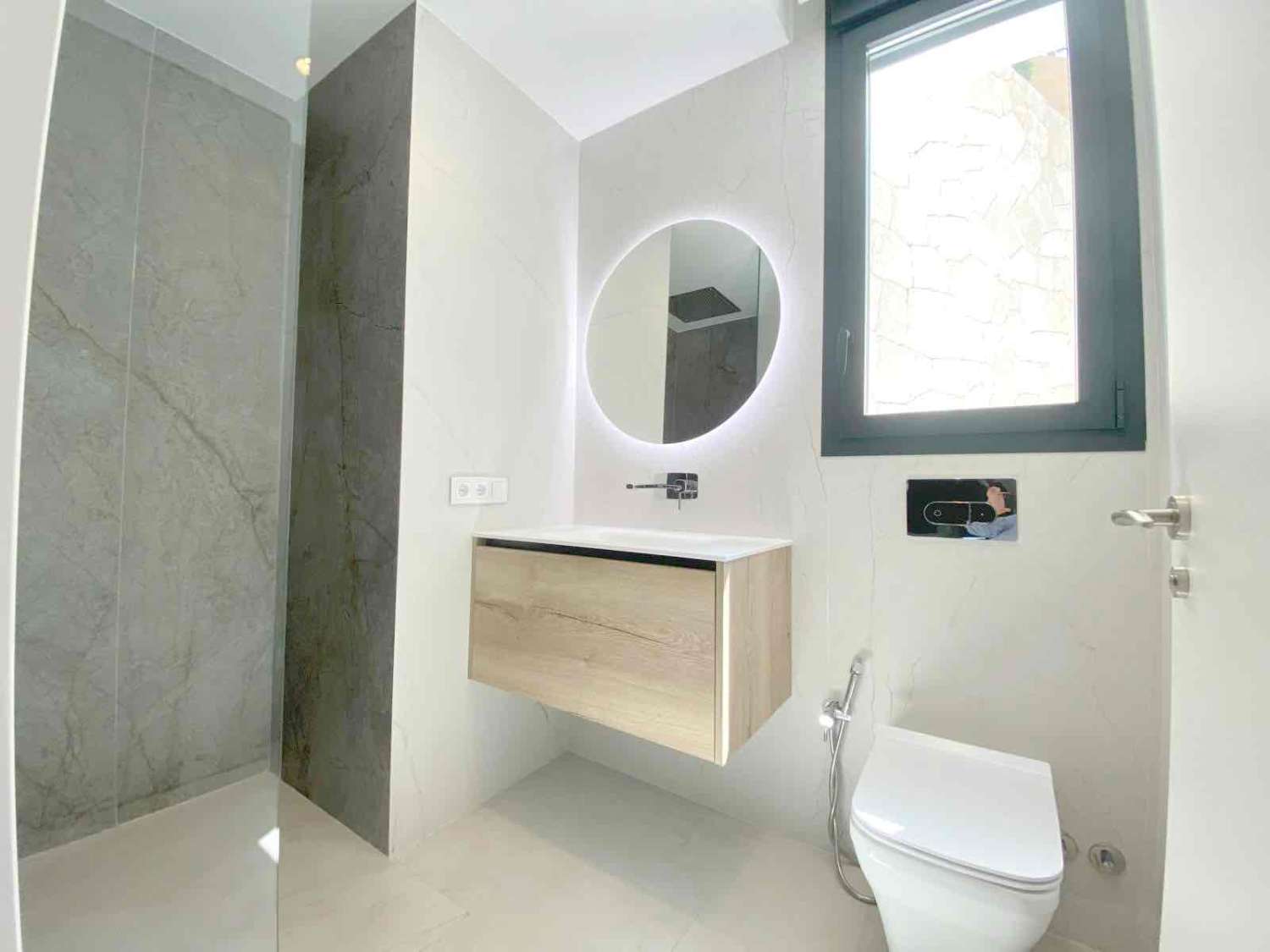 كنة للبيع في Benidorm