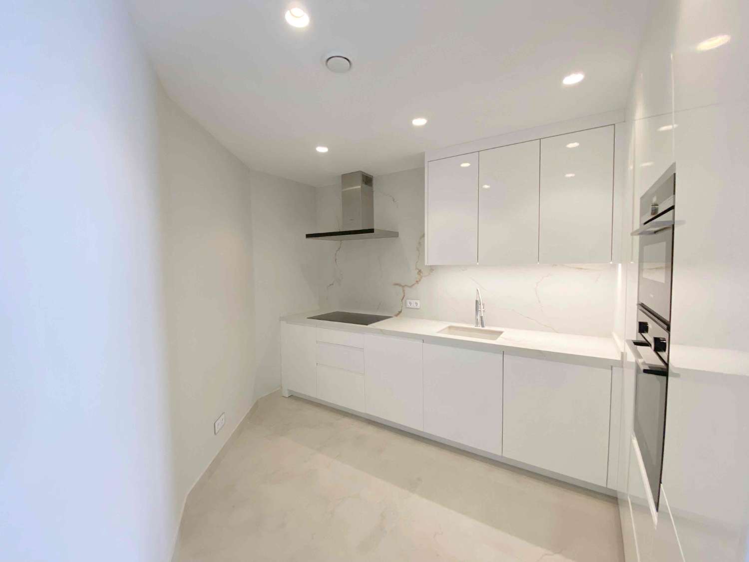 كنة للبيع في Benidorm