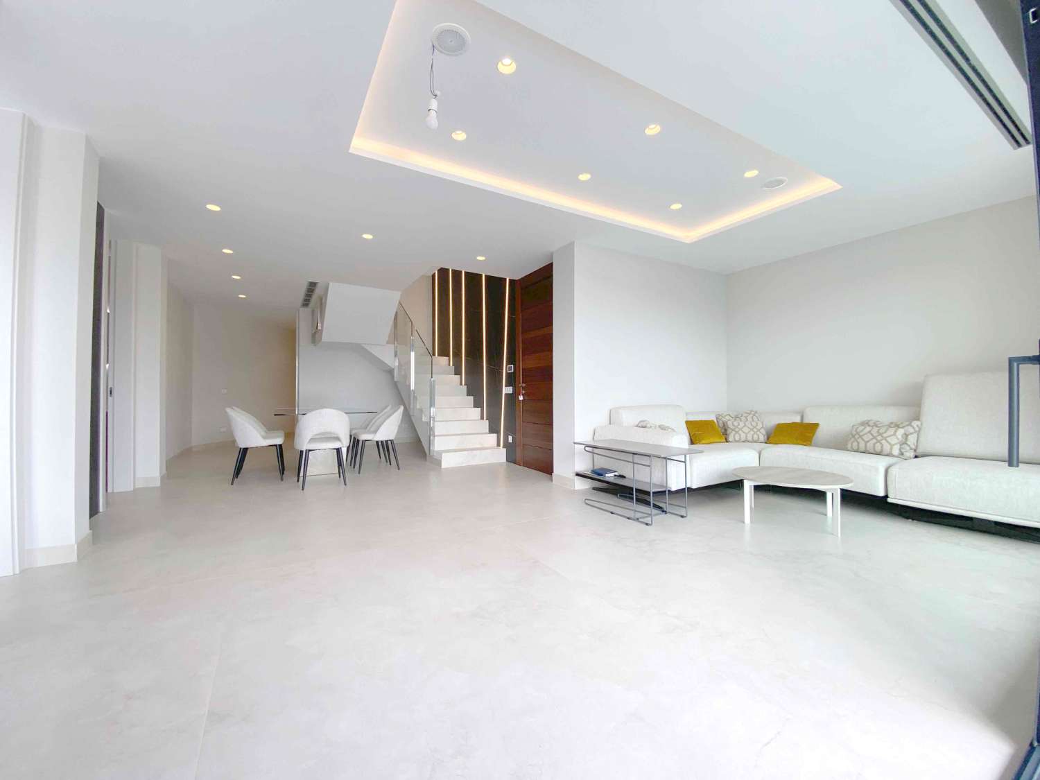 كنة للبيع في Benidorm