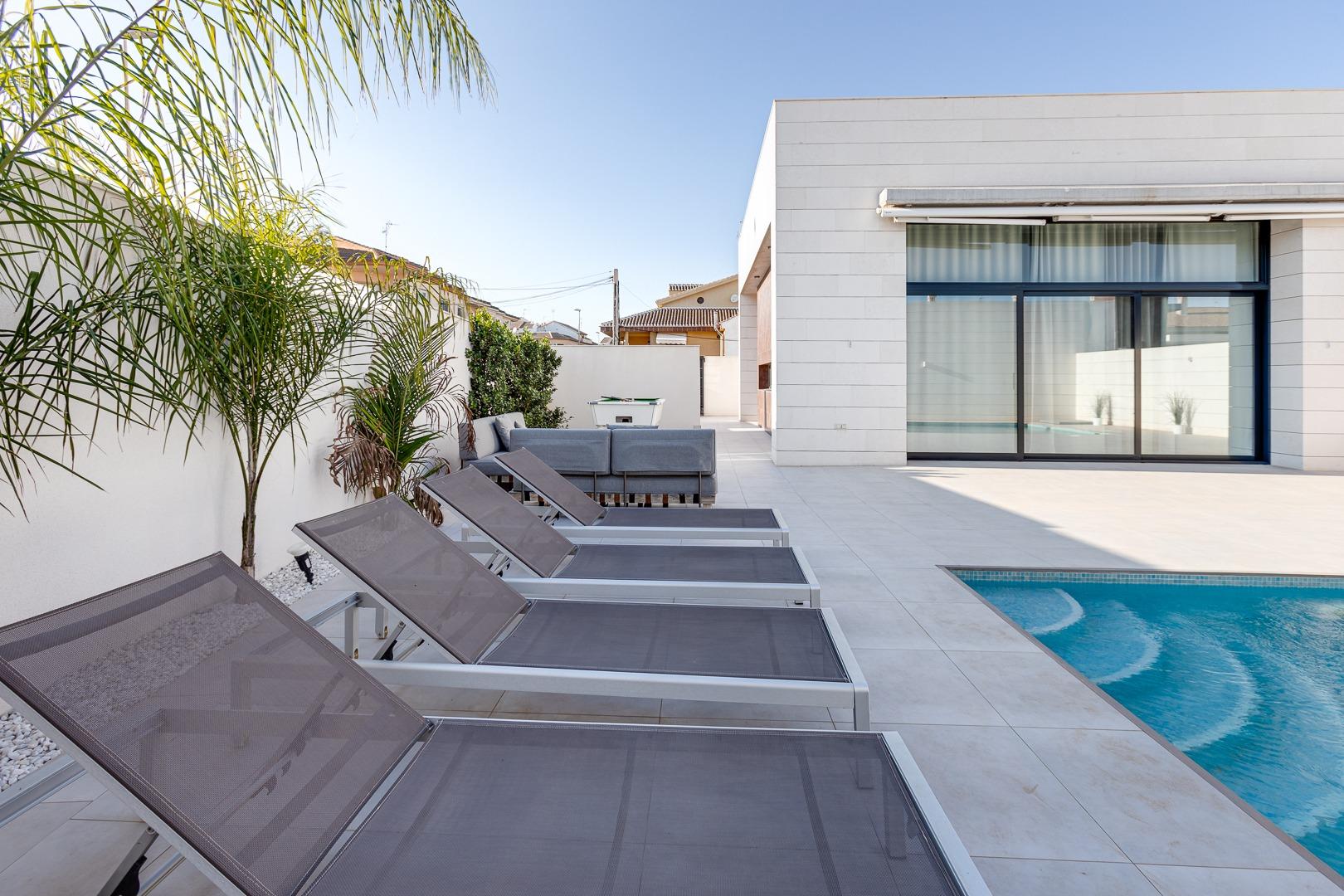 Villa til salg i Pilar de la Horadada