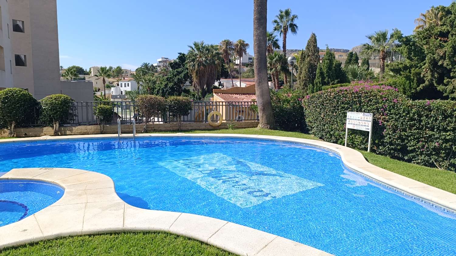 2 bedroom apartment with pool and parking in Calpe (Alicante-Costa Blanca)