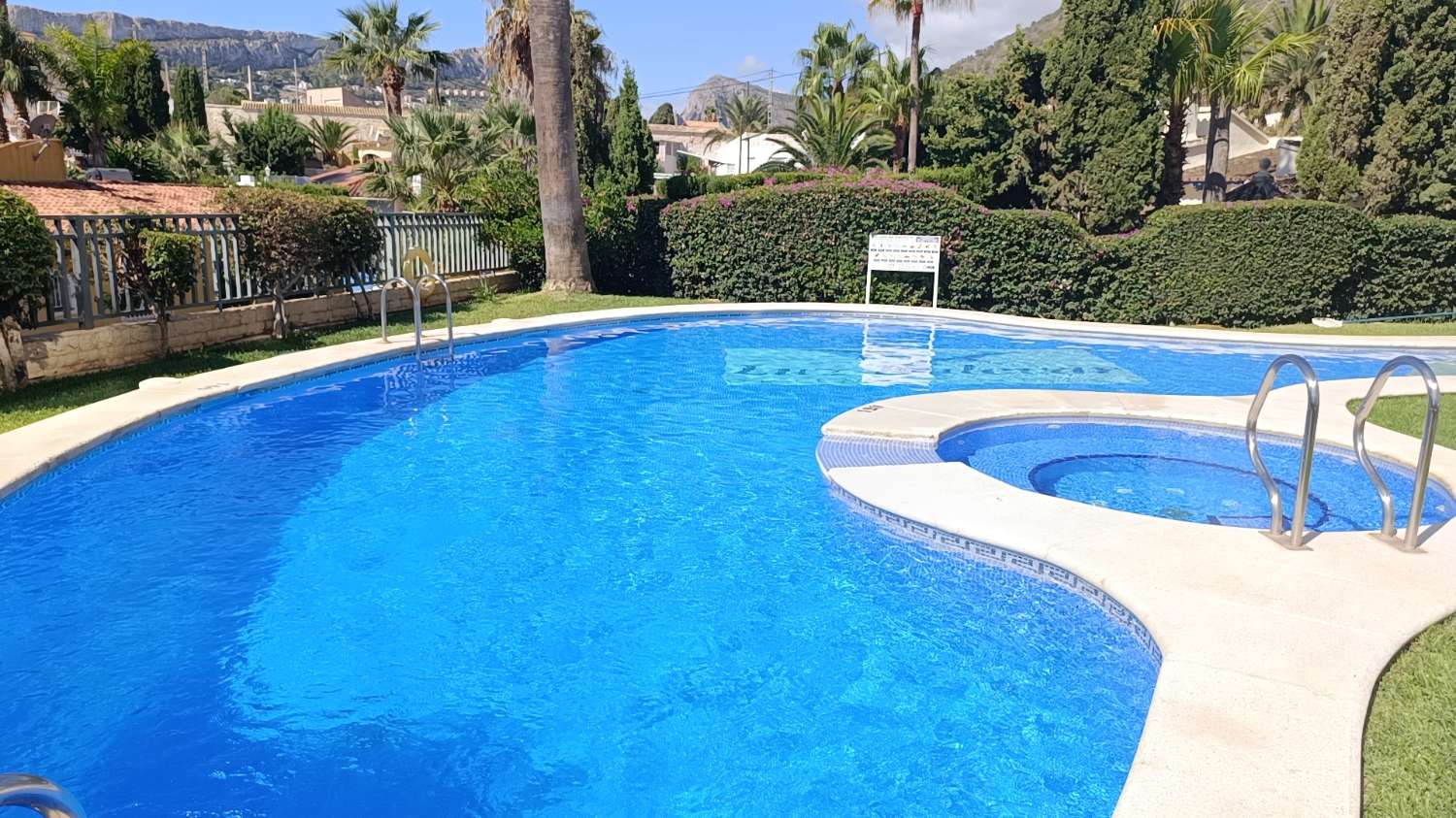 2 bedroom apartment with pool and parking in Calpe (Alicante-Costa Blanca)