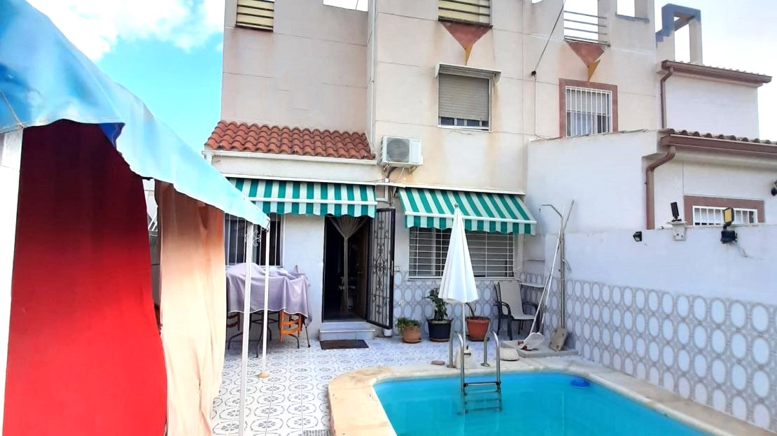 1 etages rækkehus til salg i Torrevieja
