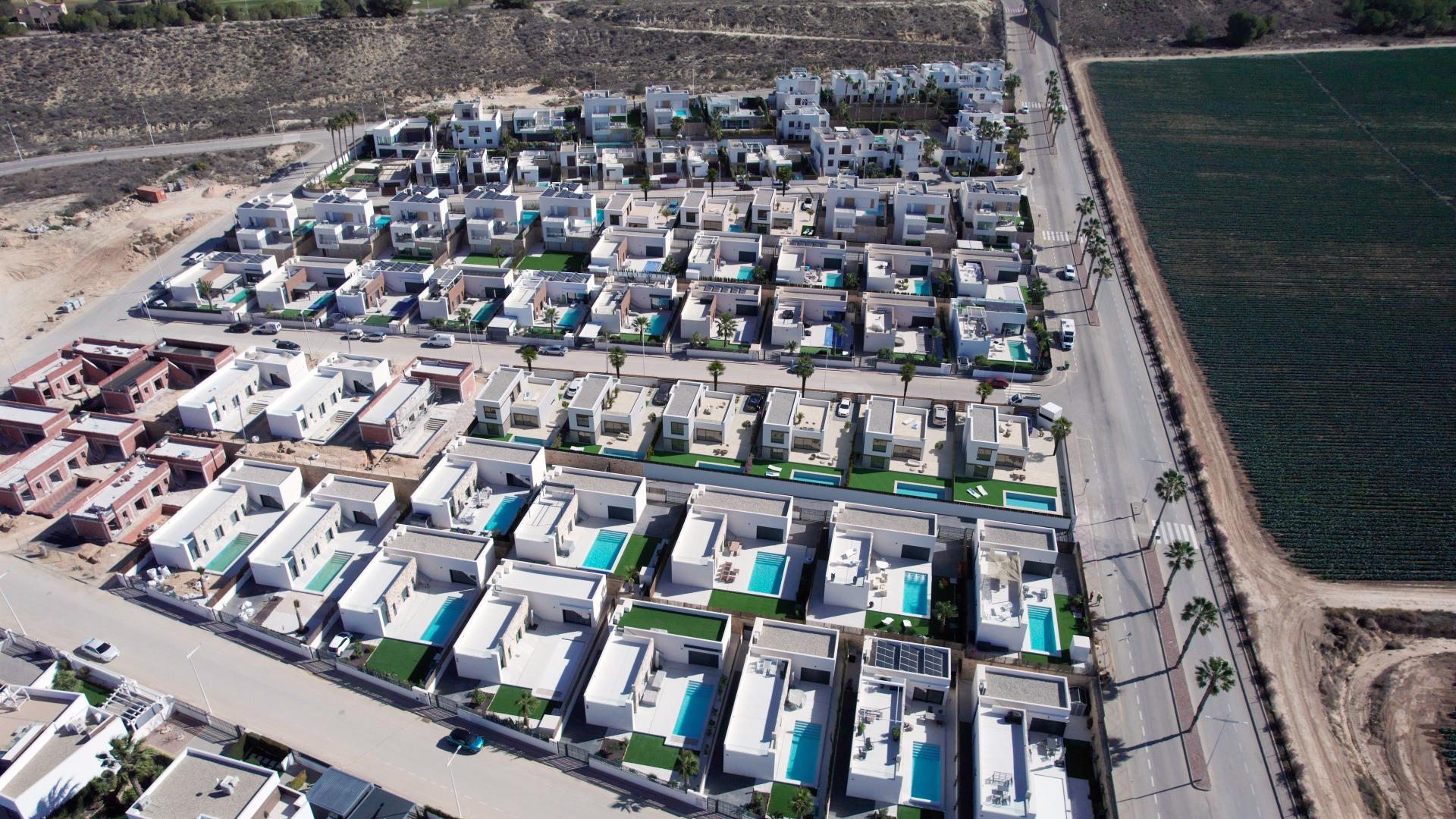 Villa en venta en Algorfa