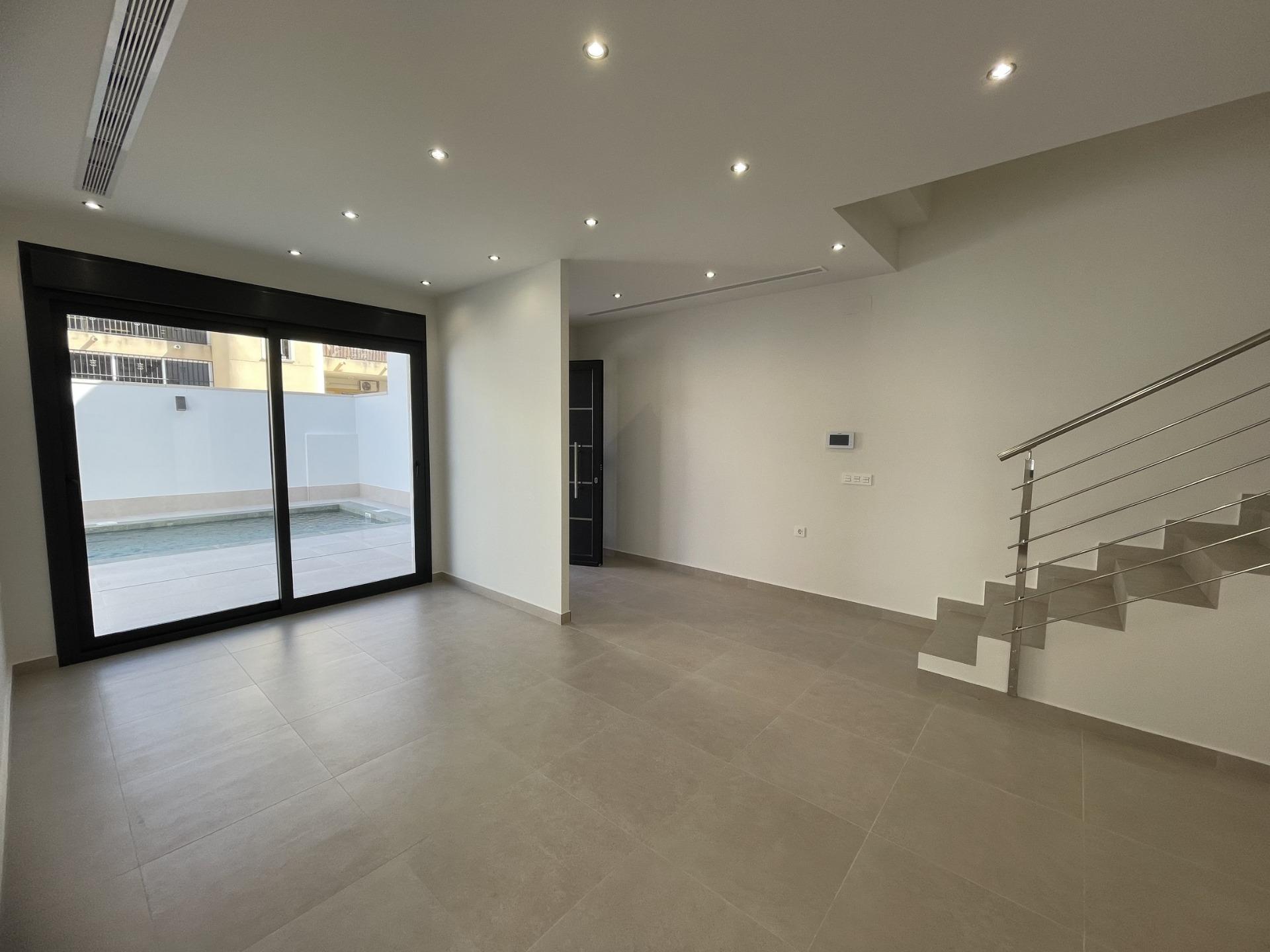 Villa for sale in Almoradí