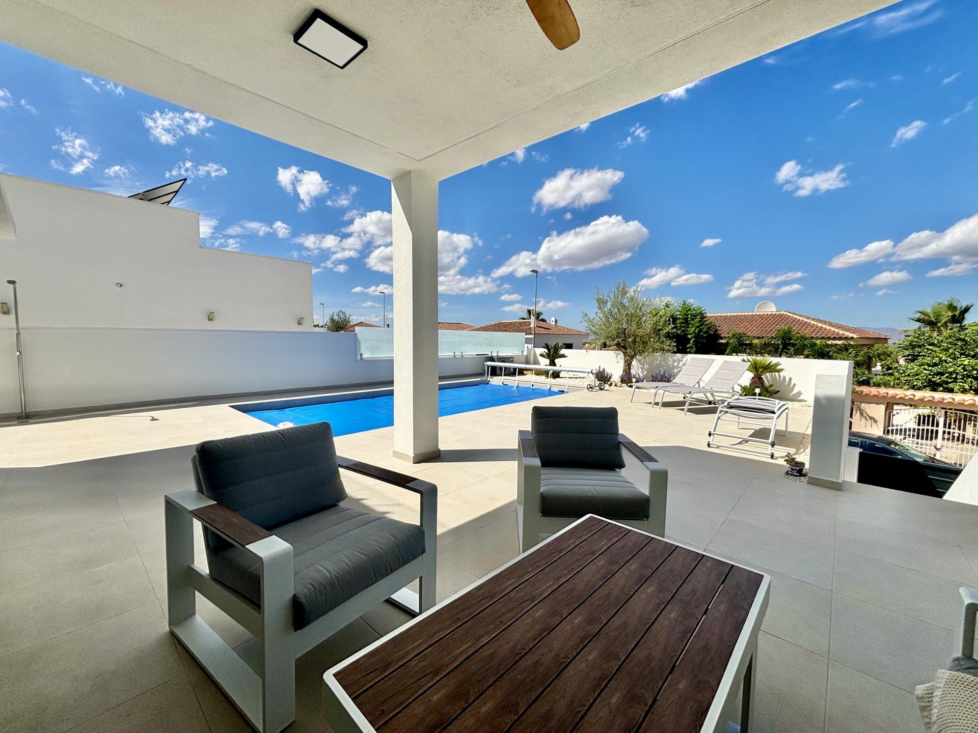 Villa en venta en Rojales