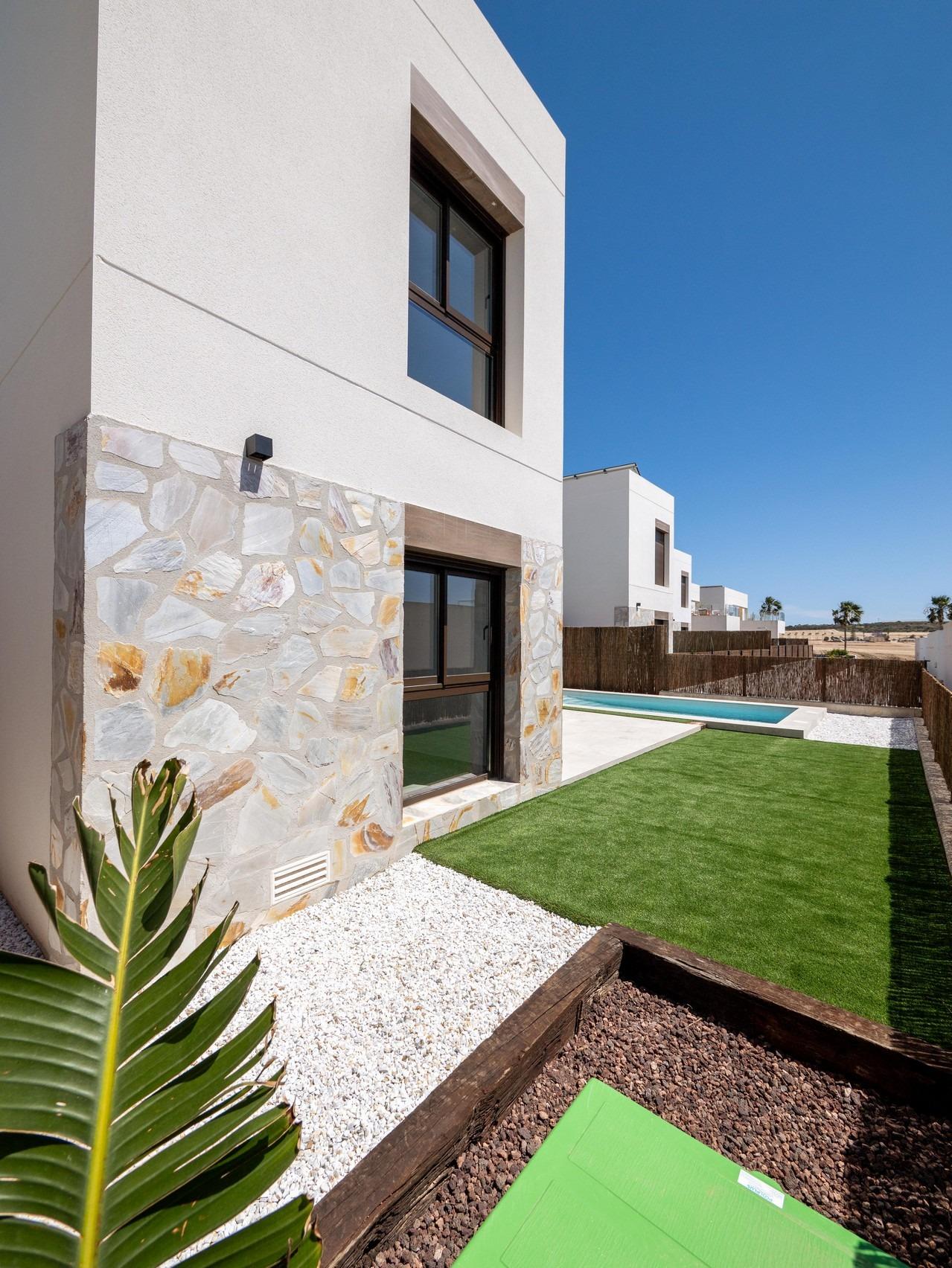 Villa en venta en Algorfa