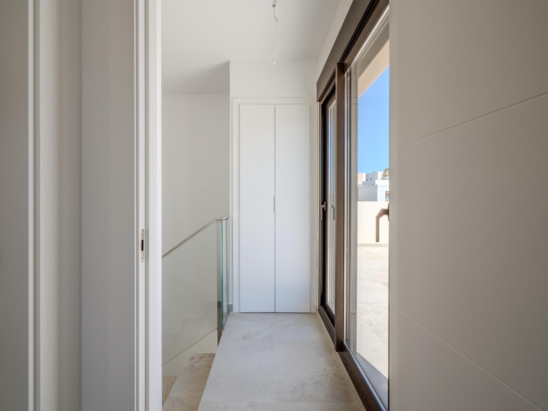 Villa en venta en Algorfa