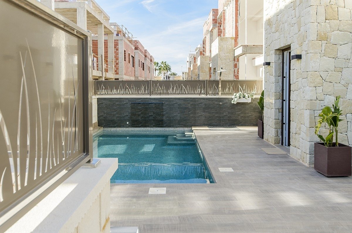 Villa en venta en Los Montesinos