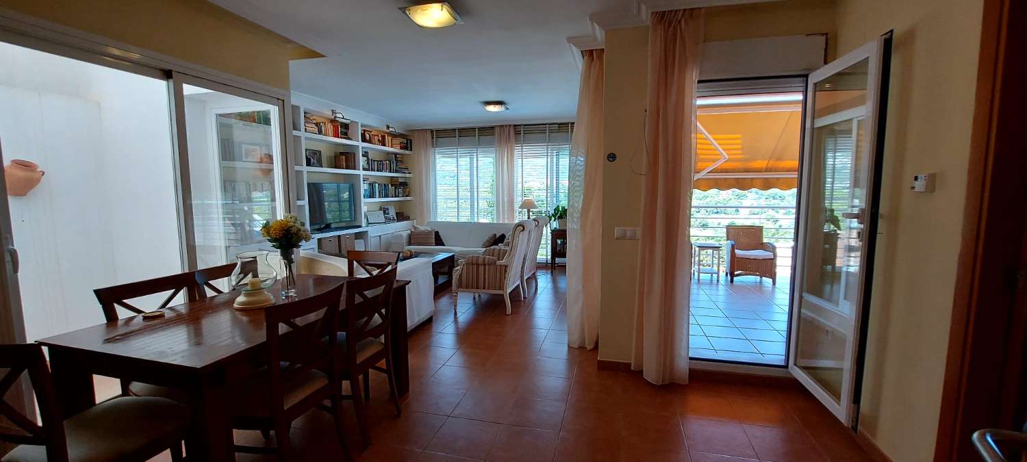 Villa 4 double bedrooms, basement, pool and very close to all services in Calpe (Costa Blanca)