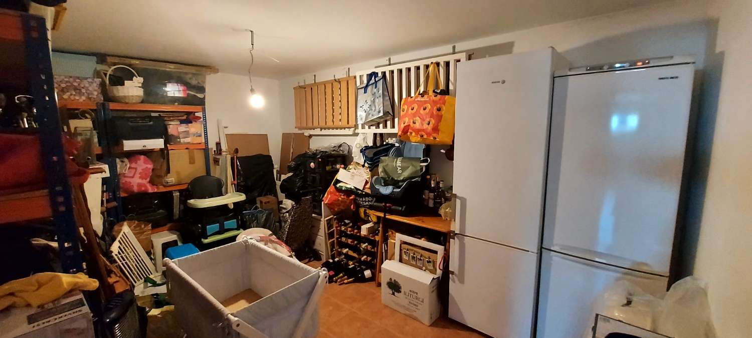 Villa 4 slaapkamers, kelder, zwembad en zeer dicht bij alle voorzieningen in Calpe (Costa Blanca)