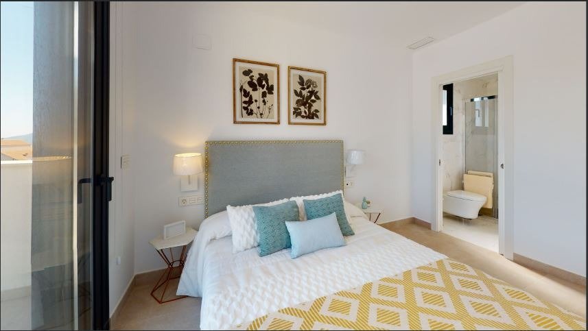 Villa indépendante de nouvelle construction avec piscine privée à La Nucía (Alicante)