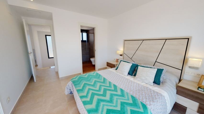 Villa indépendante de nouvelle construction avec piscine privée à La Nucía (Alicante)