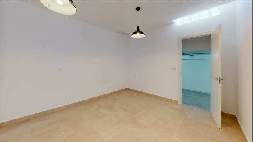 Villa indépendante de nouvelle construction avec piscine privée à La Nucía (Alicante)