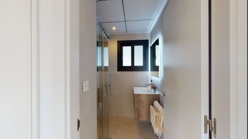 Villa indépendante de nouvelle construction avec piscine privée à La Nucía (Alicante)
