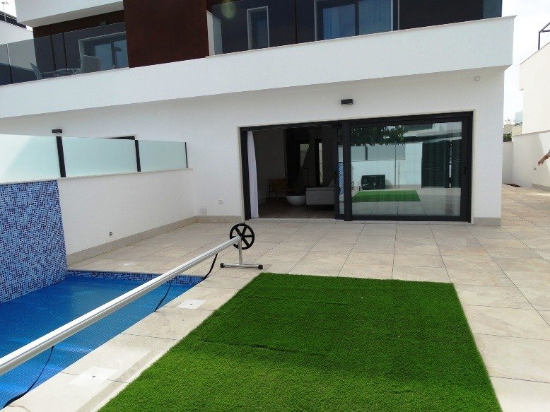 Villa for sale in Pilar de la Horadada