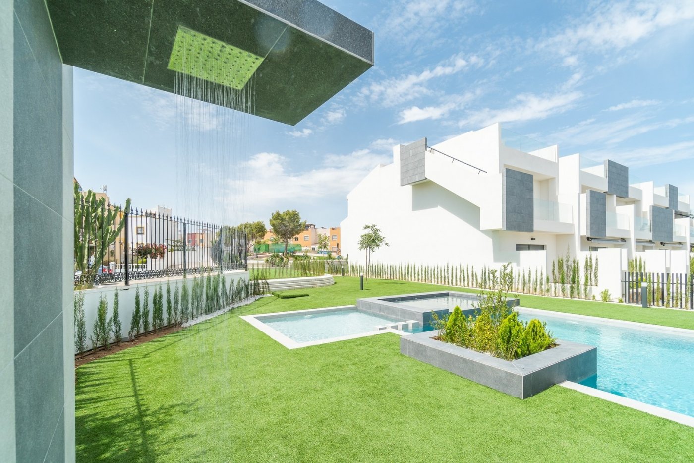 Top floor bungalow with solarium in Torrevieja (Costa Blanca South)