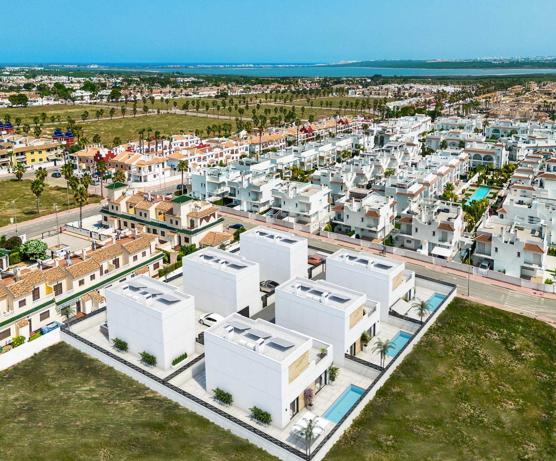 Villa obra nueva 3 dormitorios y piscina en Rojales (Alicante)