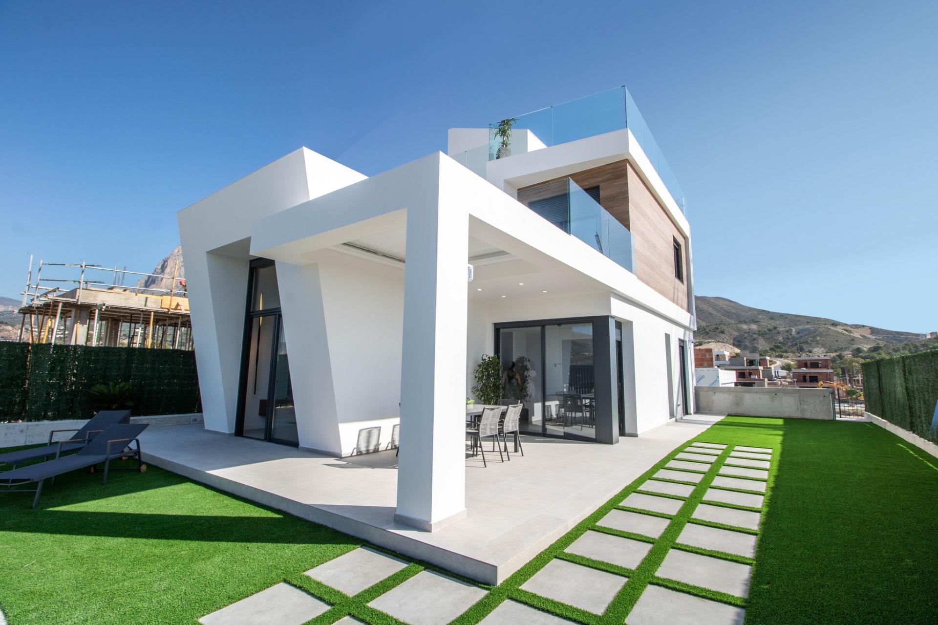 New 3-bedroom villas with pool in Finestrat/Benidorm (Costa Blanca)