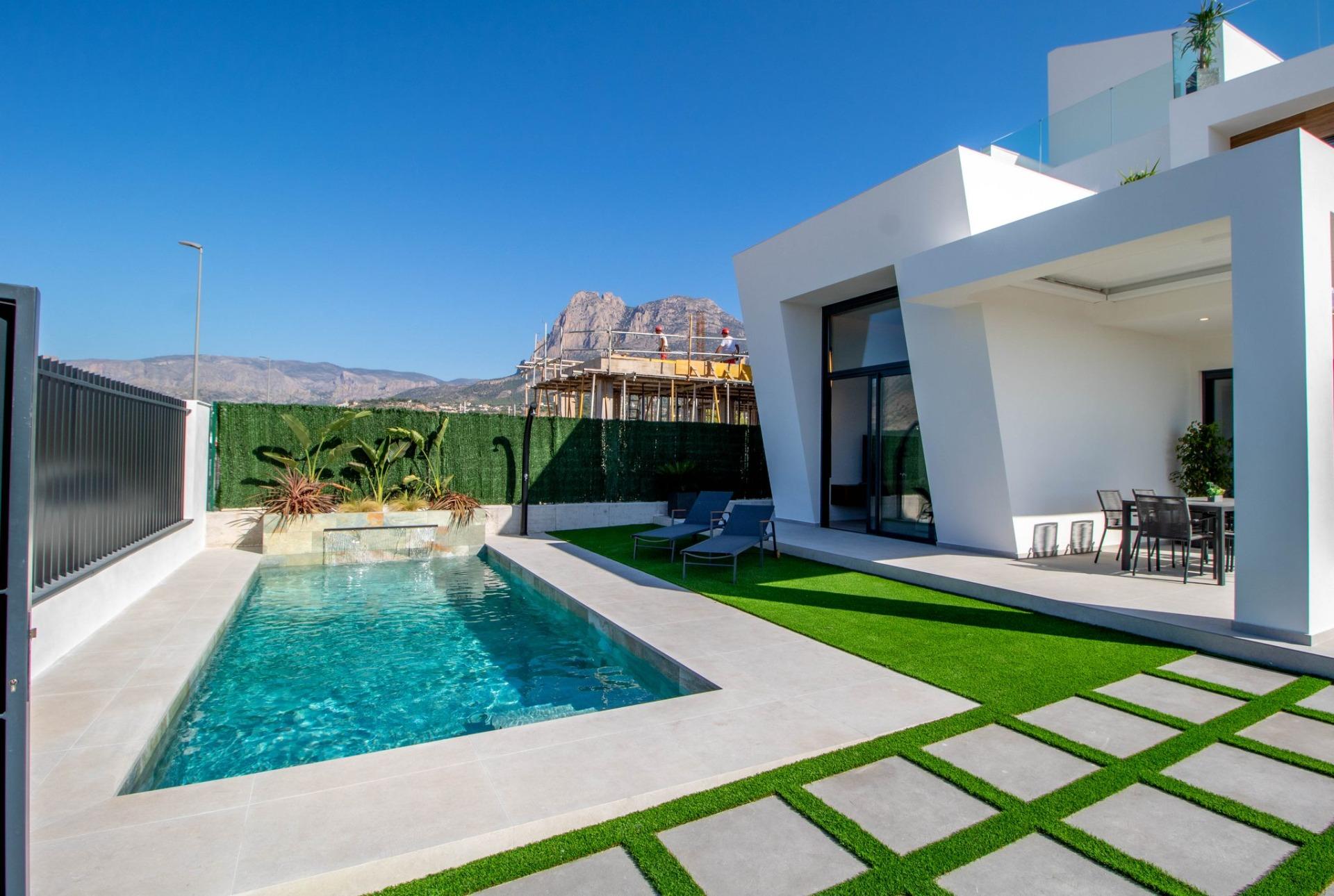 New 3-bedroom villas with pool in Finestrat/Benidorm (Costa Blanca)