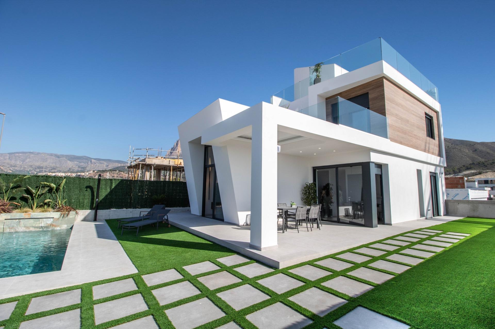 New 3-bedroom villas with pool in Finestrat/Benidorm (Costa Blanca)