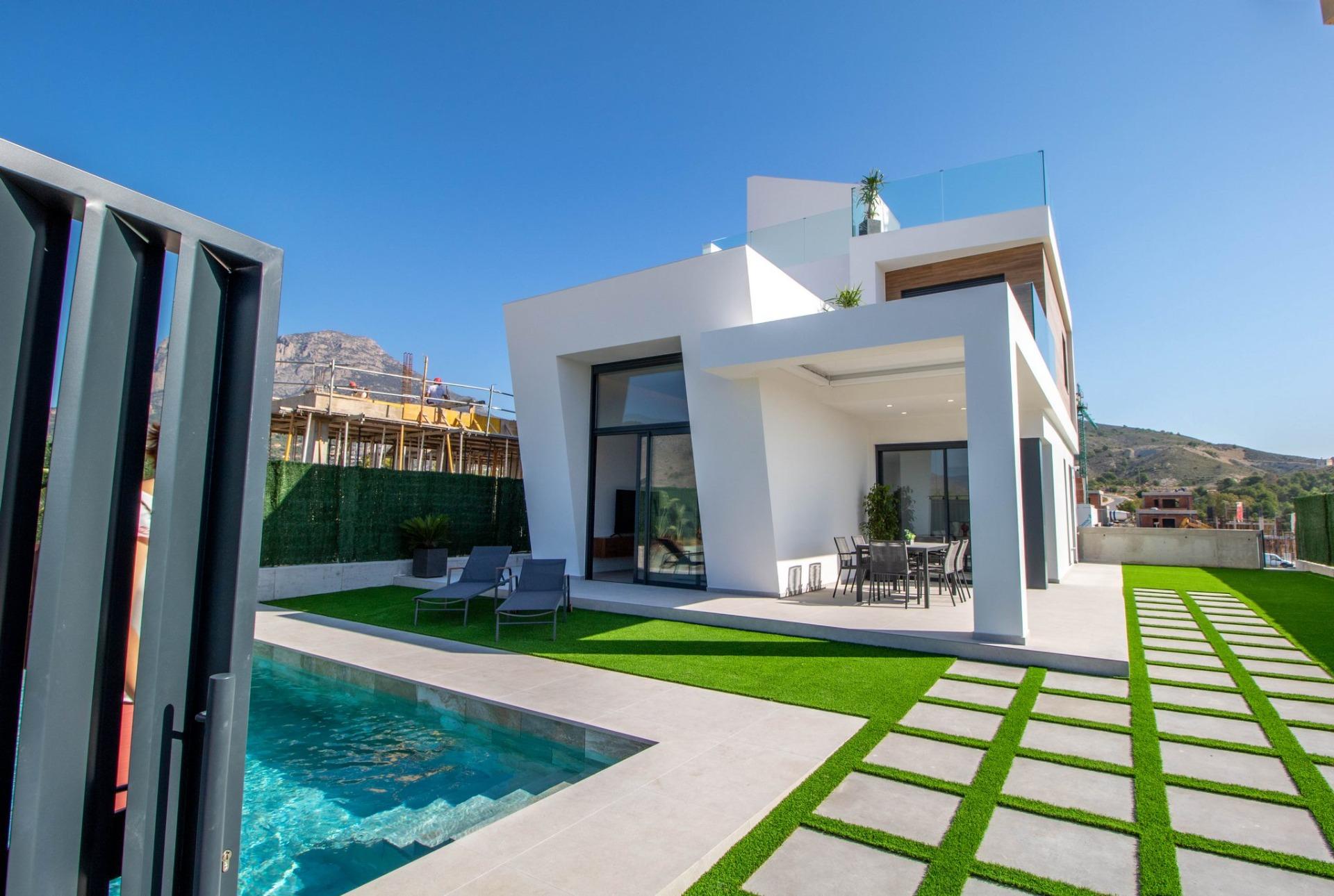 New 3-bedroom villas with pool in Finestrat/Benidorm (Costa Blanca)