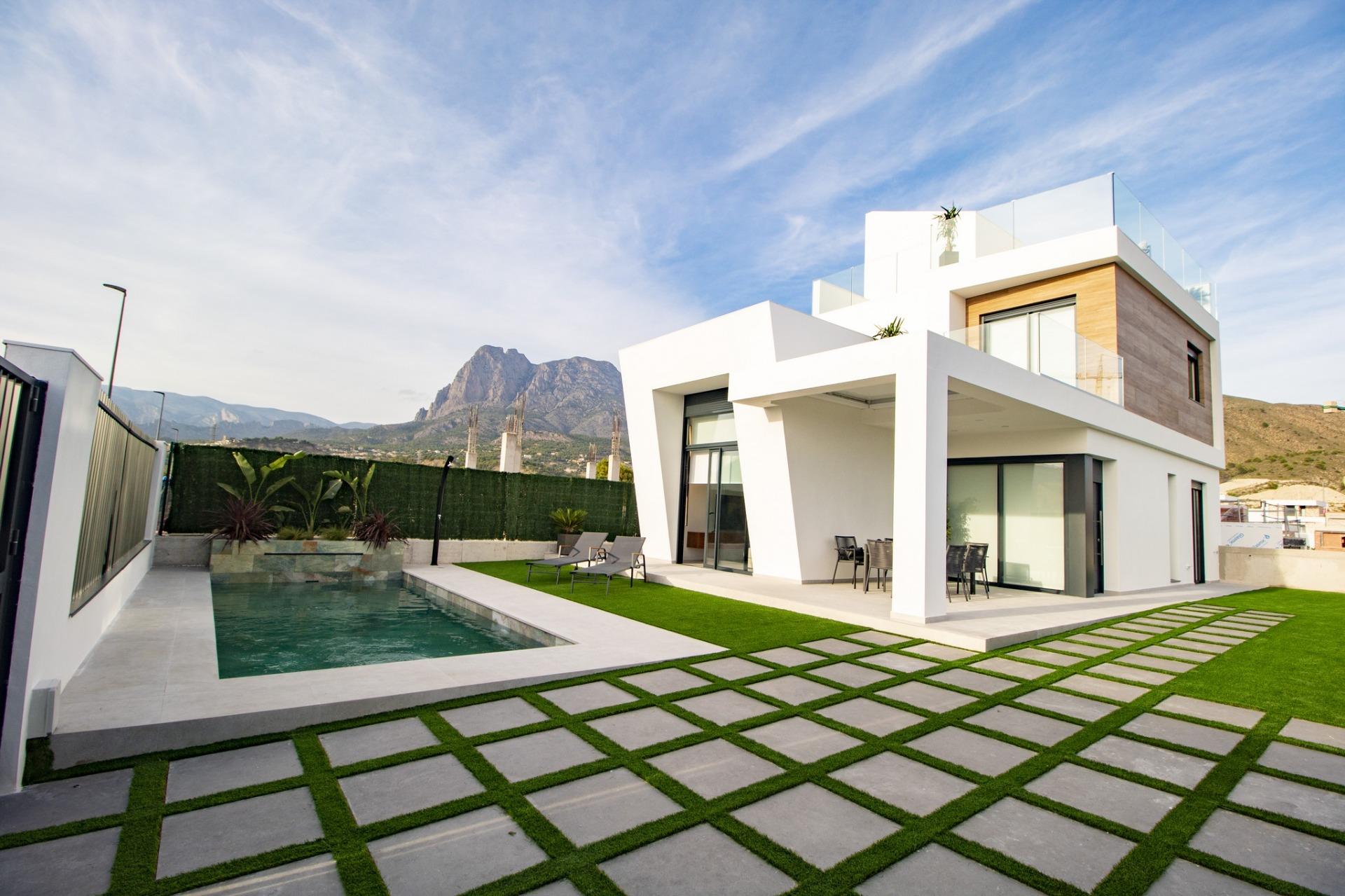 New 3-bedroom villas with pool in Finestrat/Benidorm (Costa Blanca)