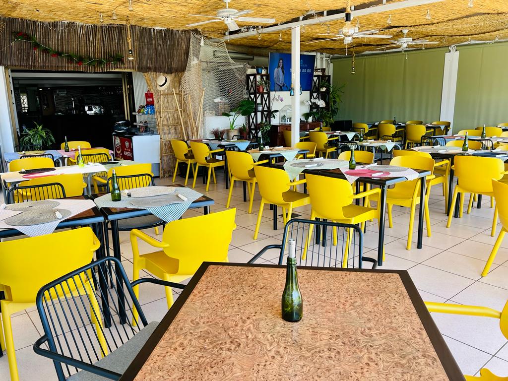 Venta restaurante con vivienda en primera línea de playa en Calpe (Costa Blanca)