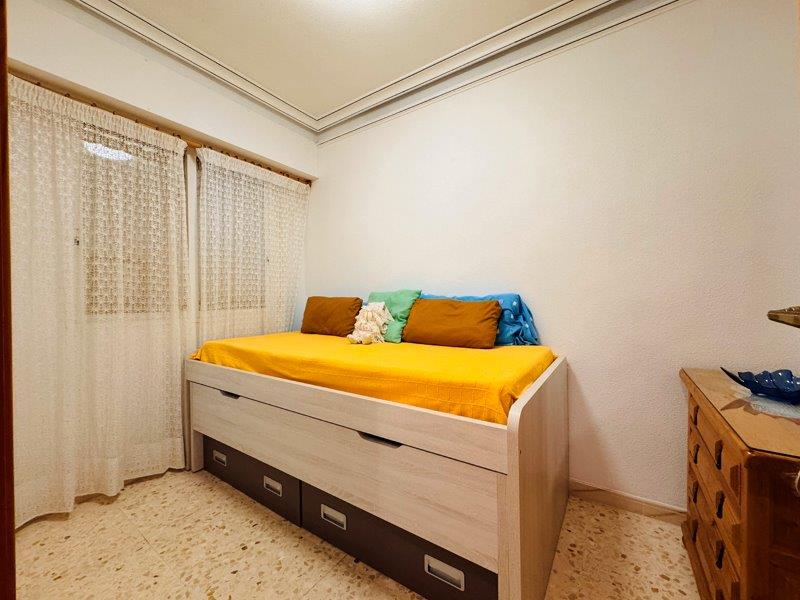 Appartement met 2 slaapkamers 250 m. van het strand in La Mata (Alicante)