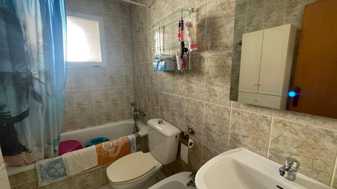 2-Zimmer-Wohnung 600 m von den Stränden von Cura und Playa de los Locos in Torrevieja (Alicante) entfernt