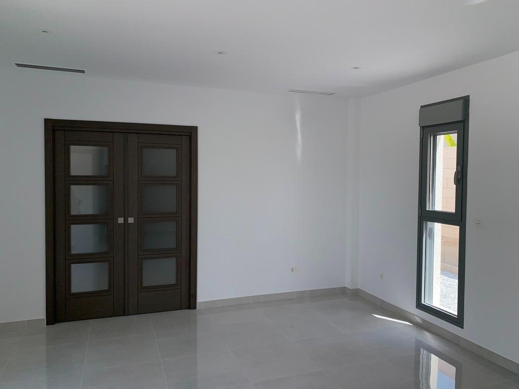 Villa for sale in Pinoso