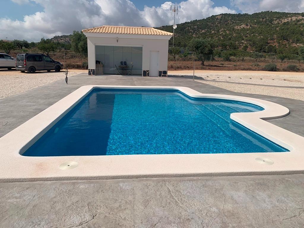 New Construction Villas on 10,000 m2 plots in Pinoso (Alicante)