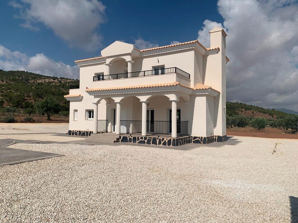 New Construction Villas on 10,000 m2 plots in Pinoso (Alicante)