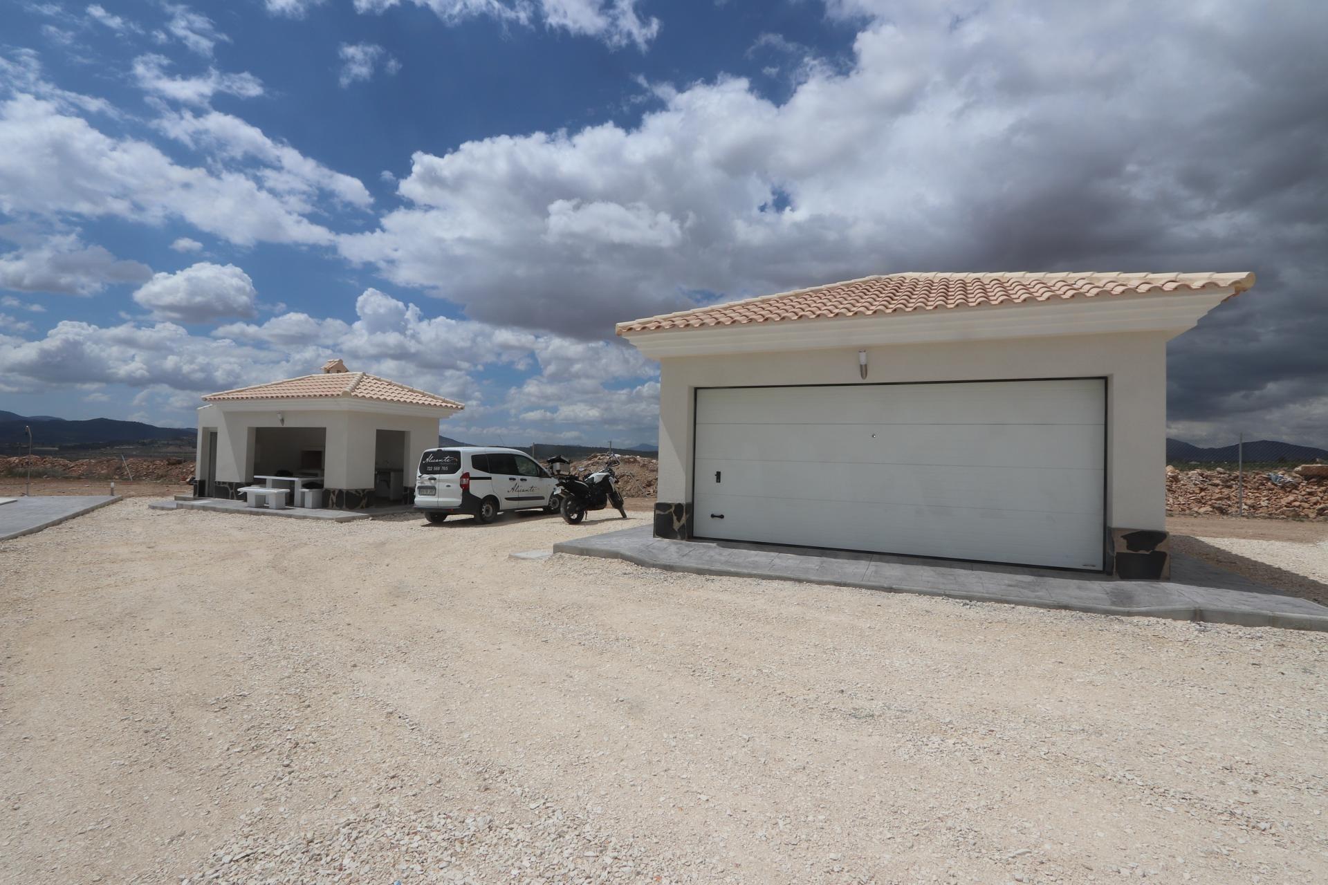 New Construction Villas on 10,000 m2 plots in Pinoso (Alicante)