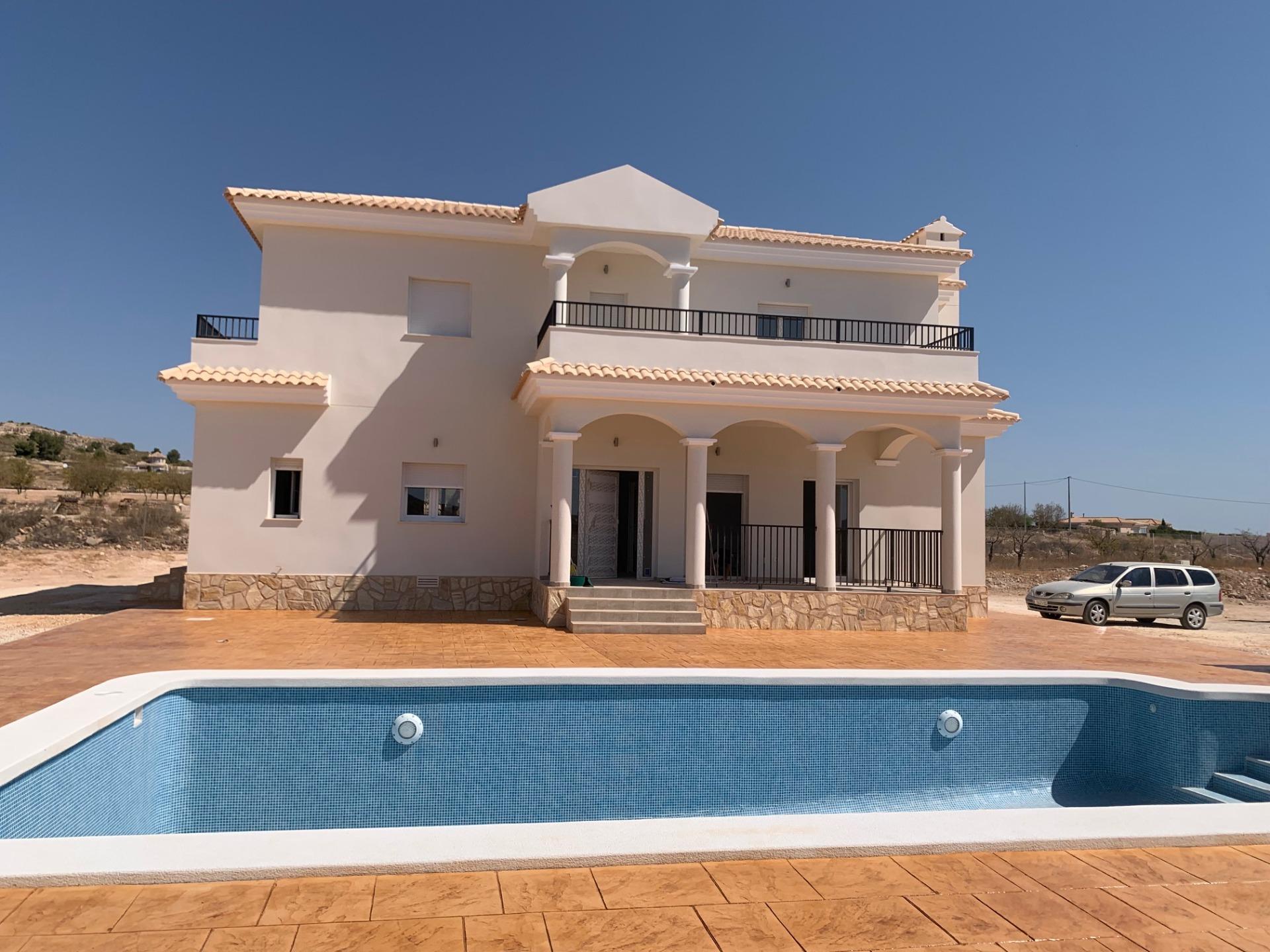 New Construction Villas on 10,000 m2 plots in Pinoso (Alicante)