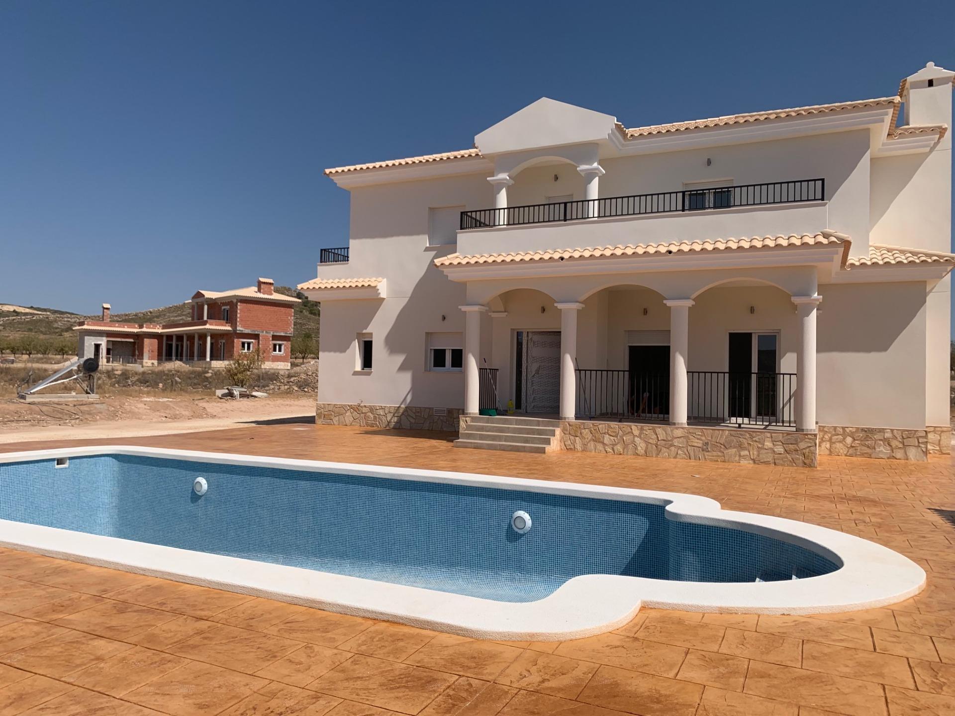 New Construction Villas on 10,000 m2 plots in Pinoso (Alicante)