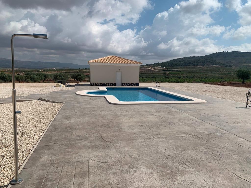 New Construction Villas on 10,000 m2 plots in Pinoso (Alicante)