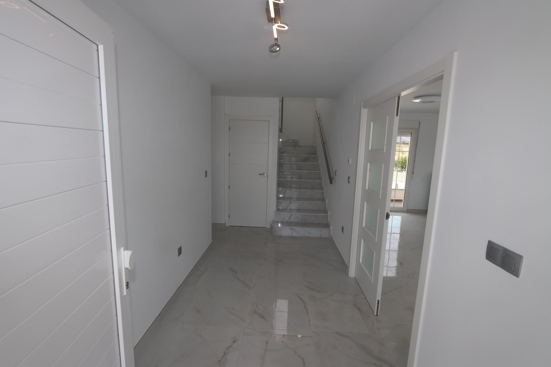 New Construction Villas on 10,000 m2 plots in Pinoso (Alicante)