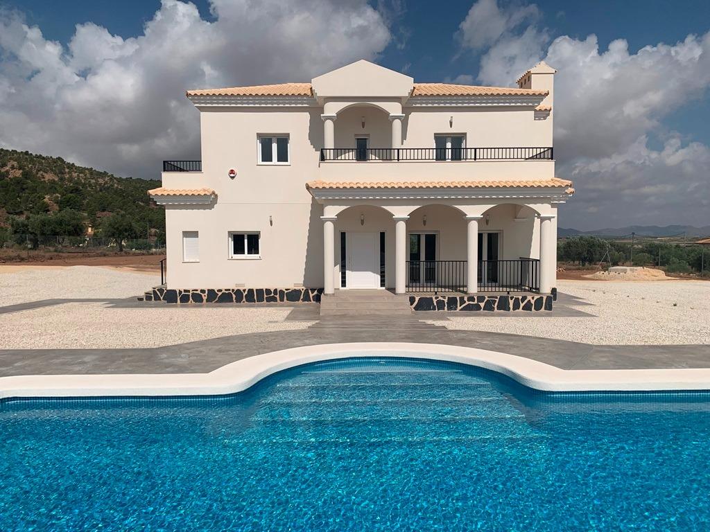 New Construction Villas on 10,000 m2 plots in Pinoso (Alicante)