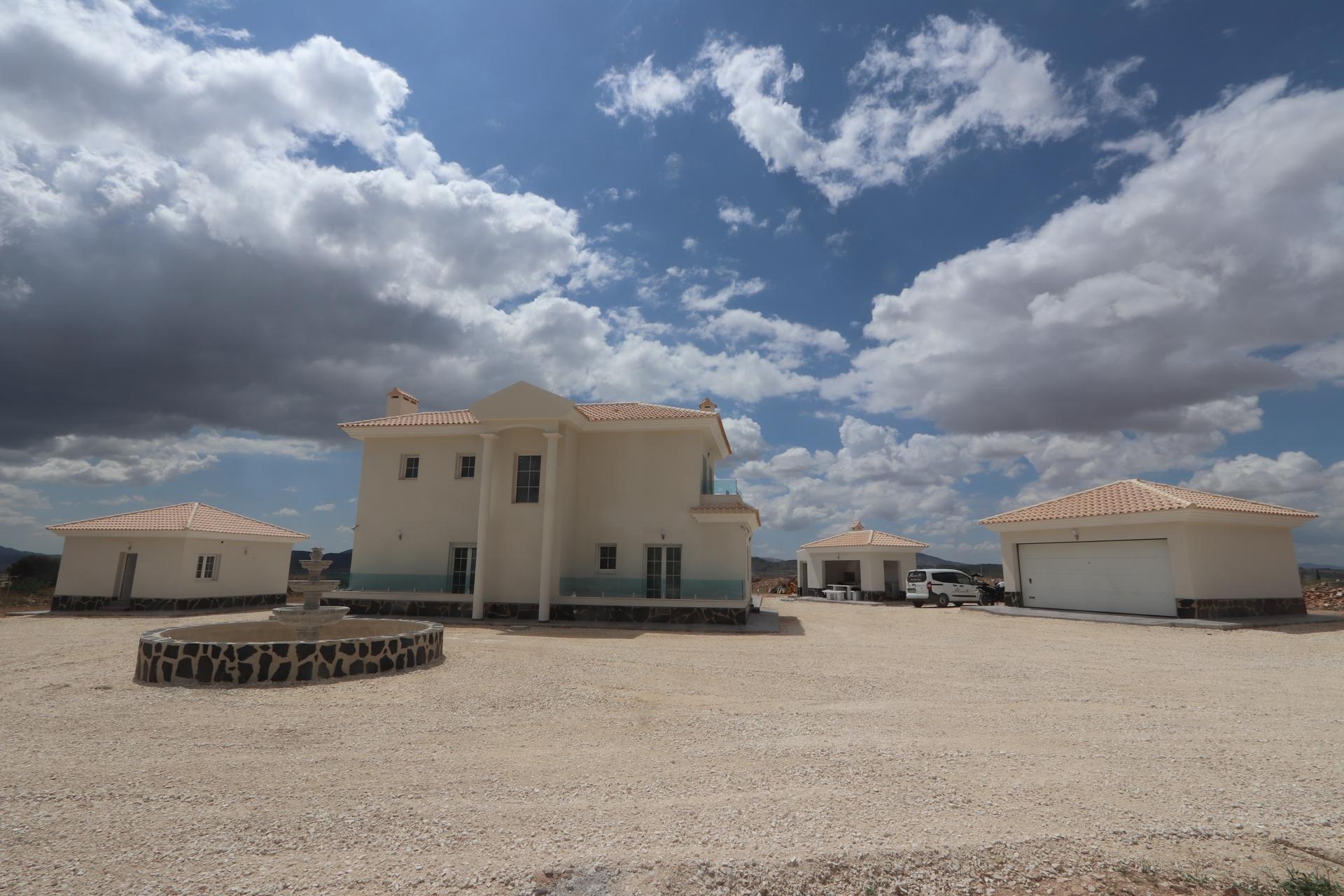 New Construction Villas on 10,000 m2 plots in Pinoso (Alicante)