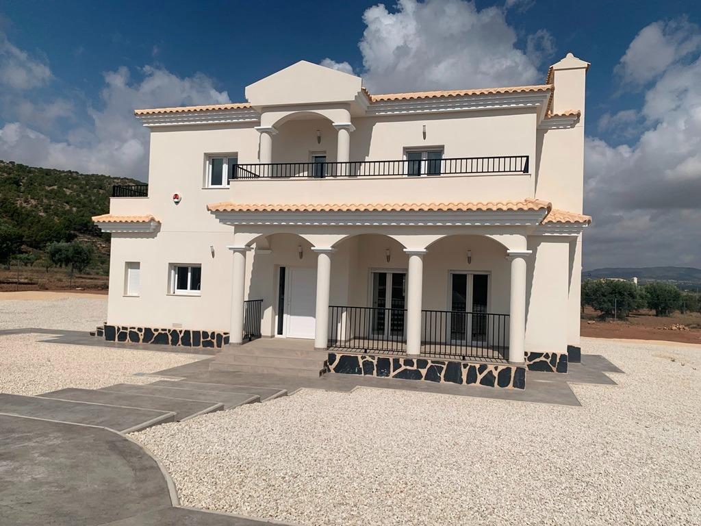 New Construction Villas on 10,000 m2 plots in Pinoso (Alicante)