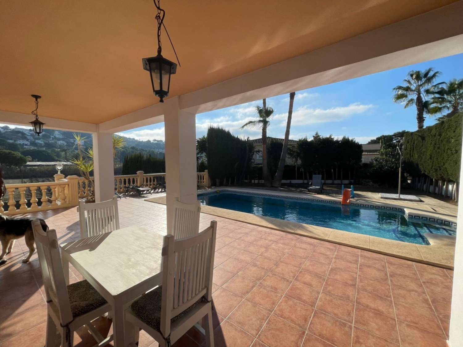 VILLA IN MORAIRA SOL PARK, FLAT WALKING DISTANCE TO THE TOWN AND BEACH, FOR SALE