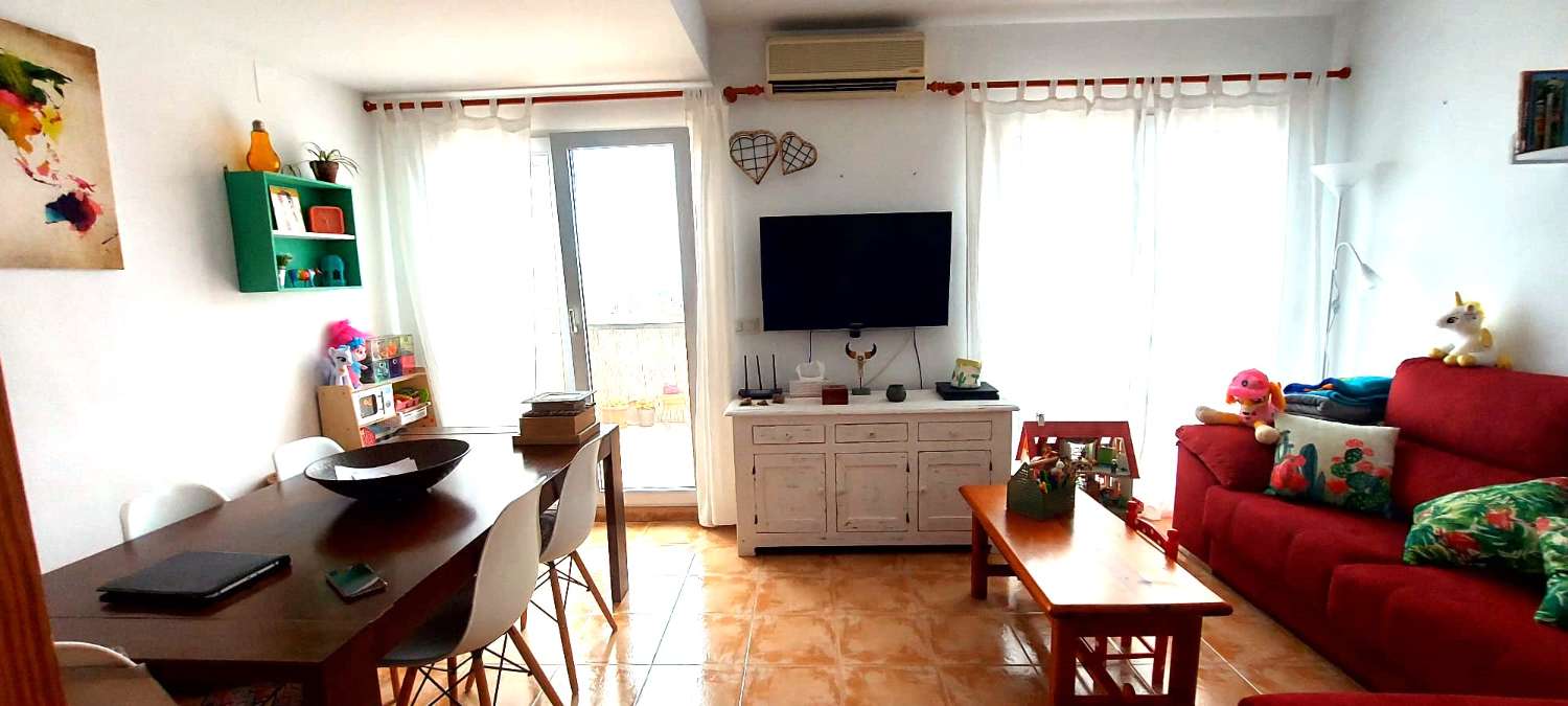 Bungalow adosado 3 dormitorios con amplio garaje y piscina comunitaria en Calpe (Costa Blanca)