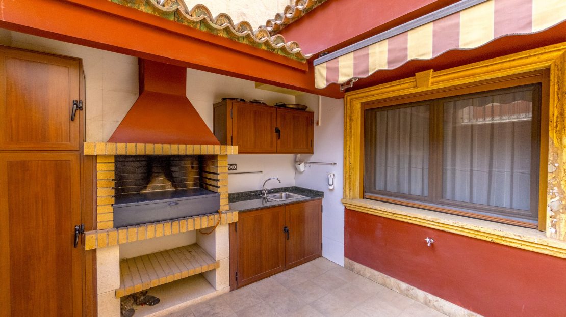 Beeindruckende Villa mit Pool in La Aparecida-Orihuela (Costa Blanca Süd)
