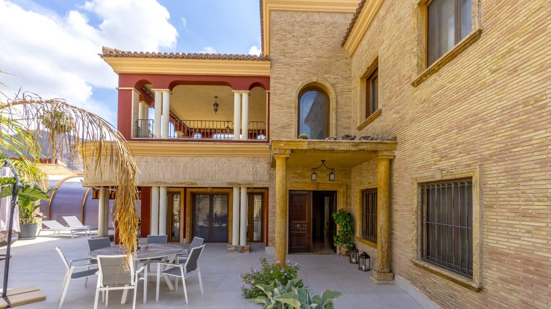 Beeindruckende Villa mit Pool in La Aparecida-Orihuela (Costa Blanca Süd)
