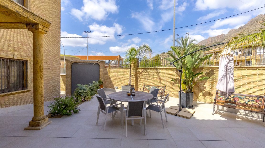 Beeindruckende Villa mit Pool in La Aparecida-Orihuela (Costa Blanca Süd)