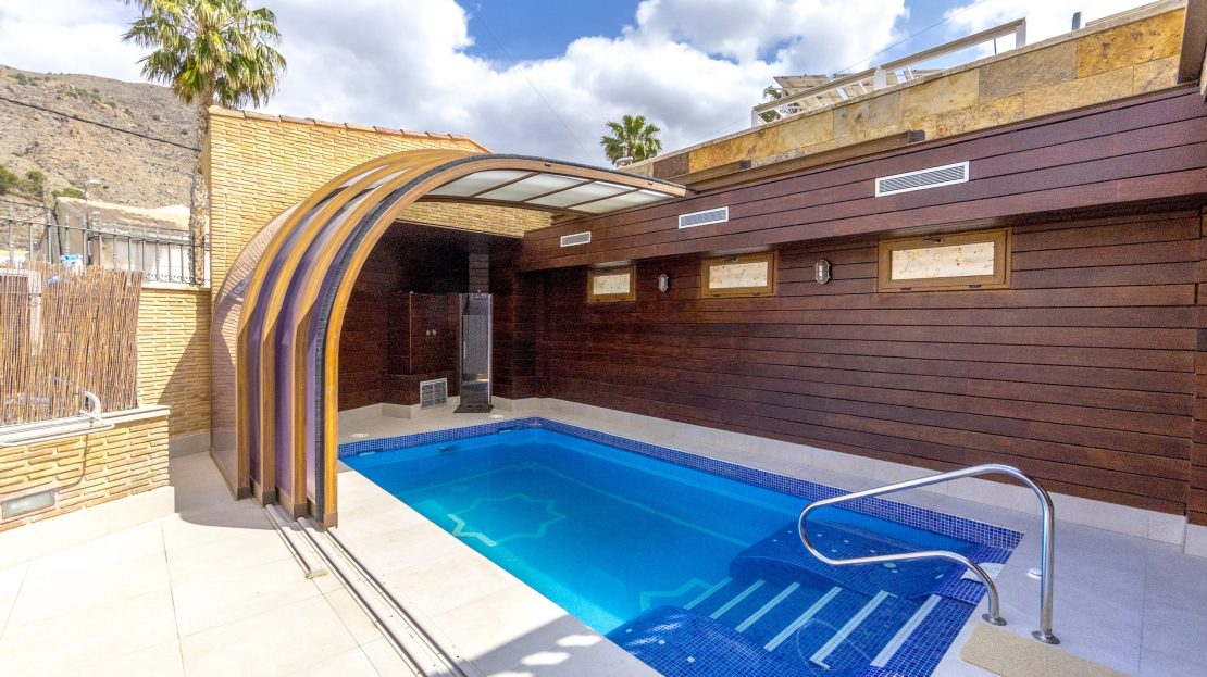 Beeindruckende Villa mit Pool in La Aparecida-Orihuela (Costa Blanca Süd)