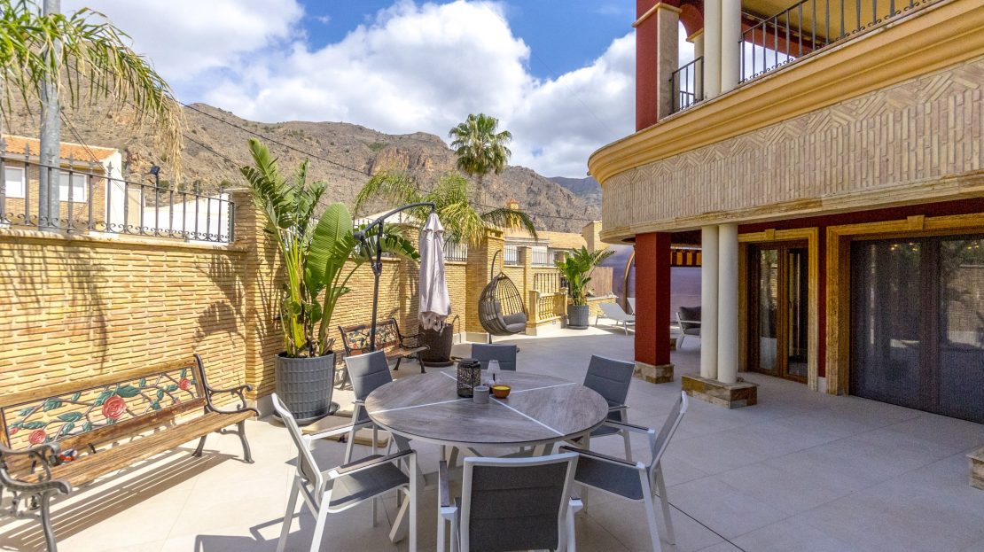 Beeindruckende Villa mit Pool in La Aparecida-Orihuela (Costa Blanca Süd)