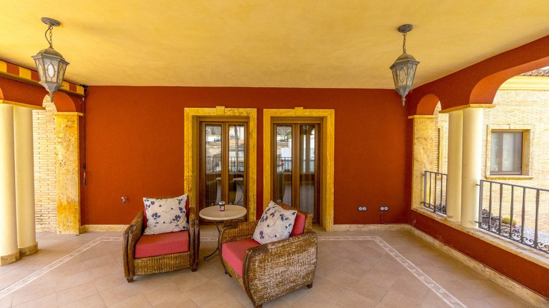 Beeindruckende Villa mit Pool in La Aparecida-Orihuela (Costa Blanca Süd)